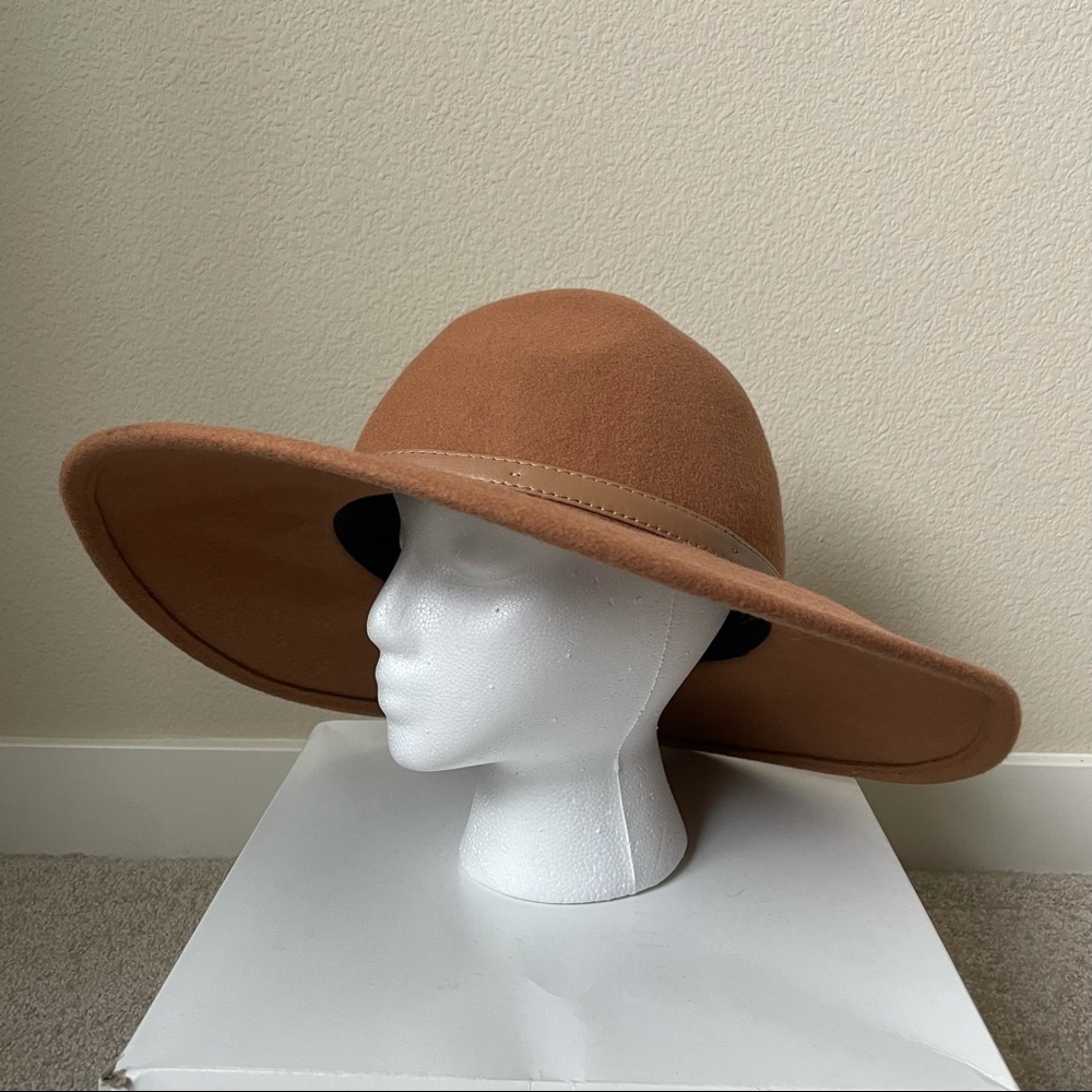 Camel colored hat with buckle detail